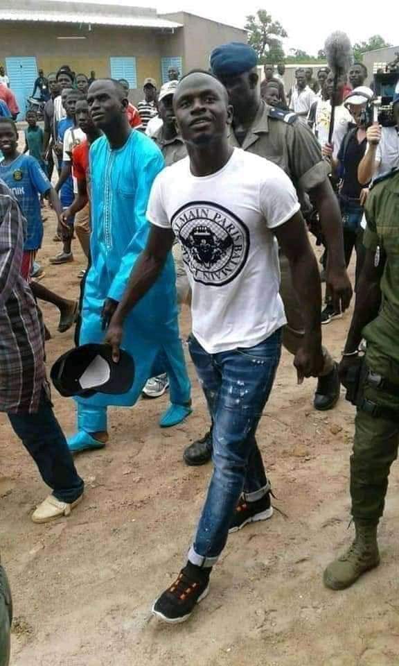 Sadio mané marche sénégal — illustration de l'article « Sadio Mané, quand les convictions deviennent une réussite »